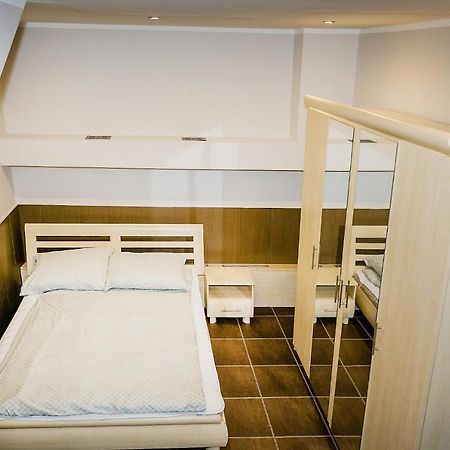 Апартаменти Apartament Stalowa Стальова-Воля Екстер'єр фото