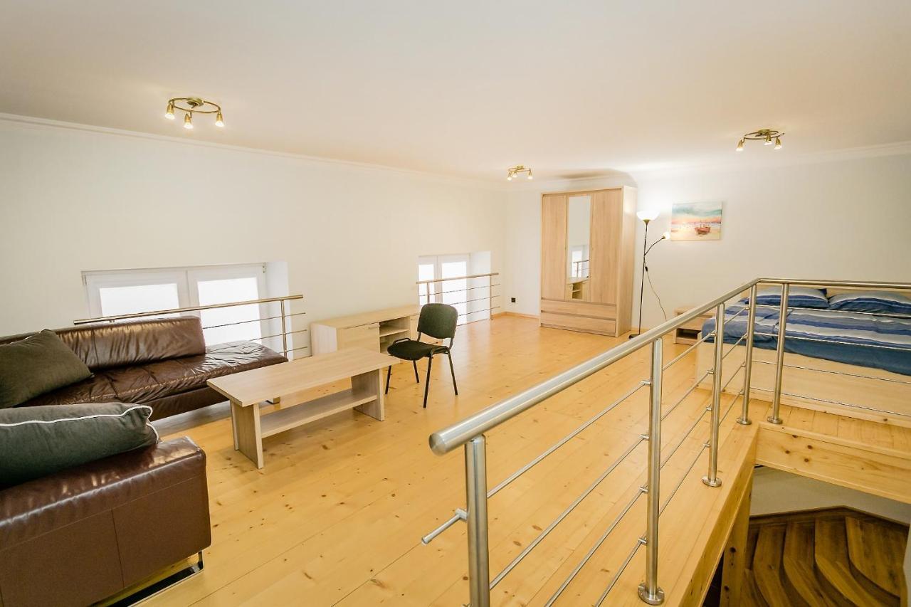 Апартаменти Apartament Stalowa Стальова-Воля Екстер'єр фото