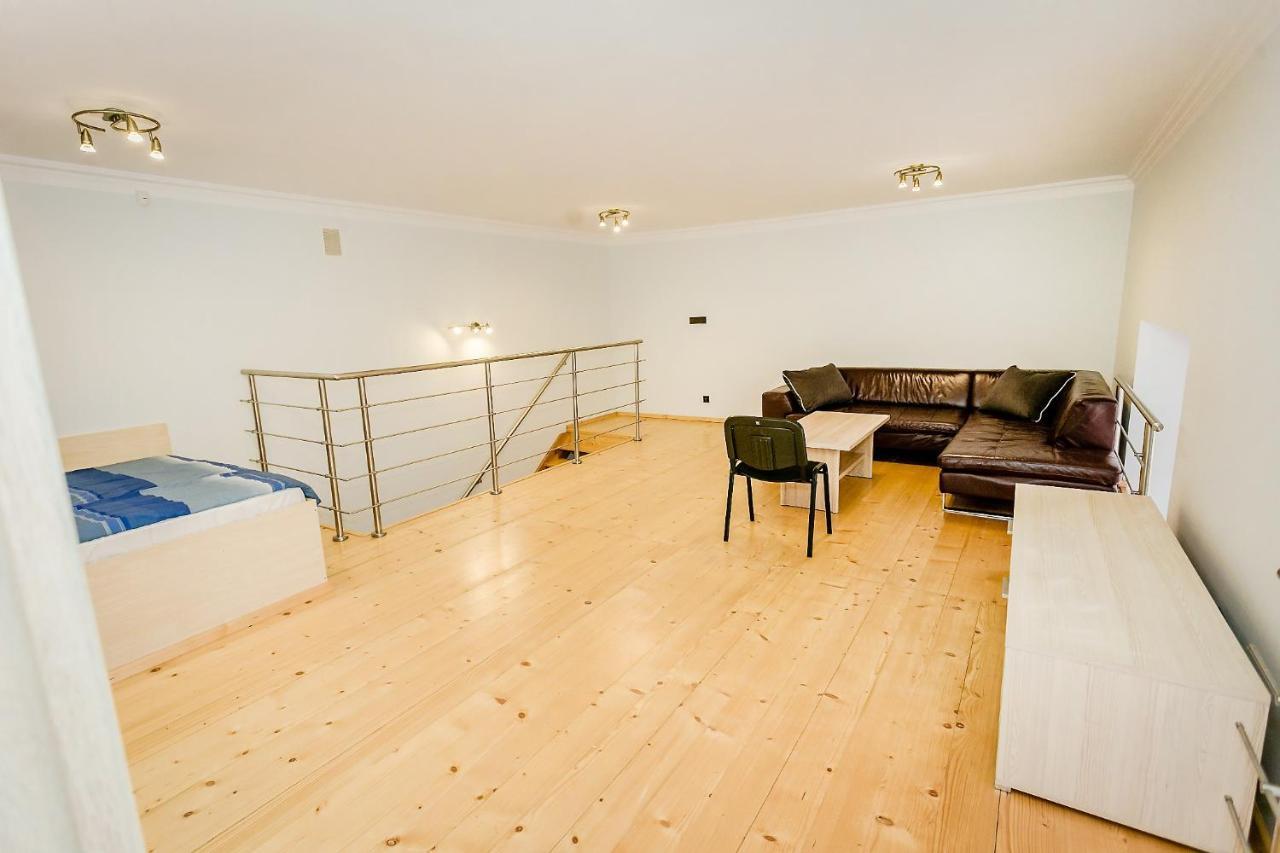 Апартаменти Apartament Stalowa Стальова-Воля Екстер'єр фото