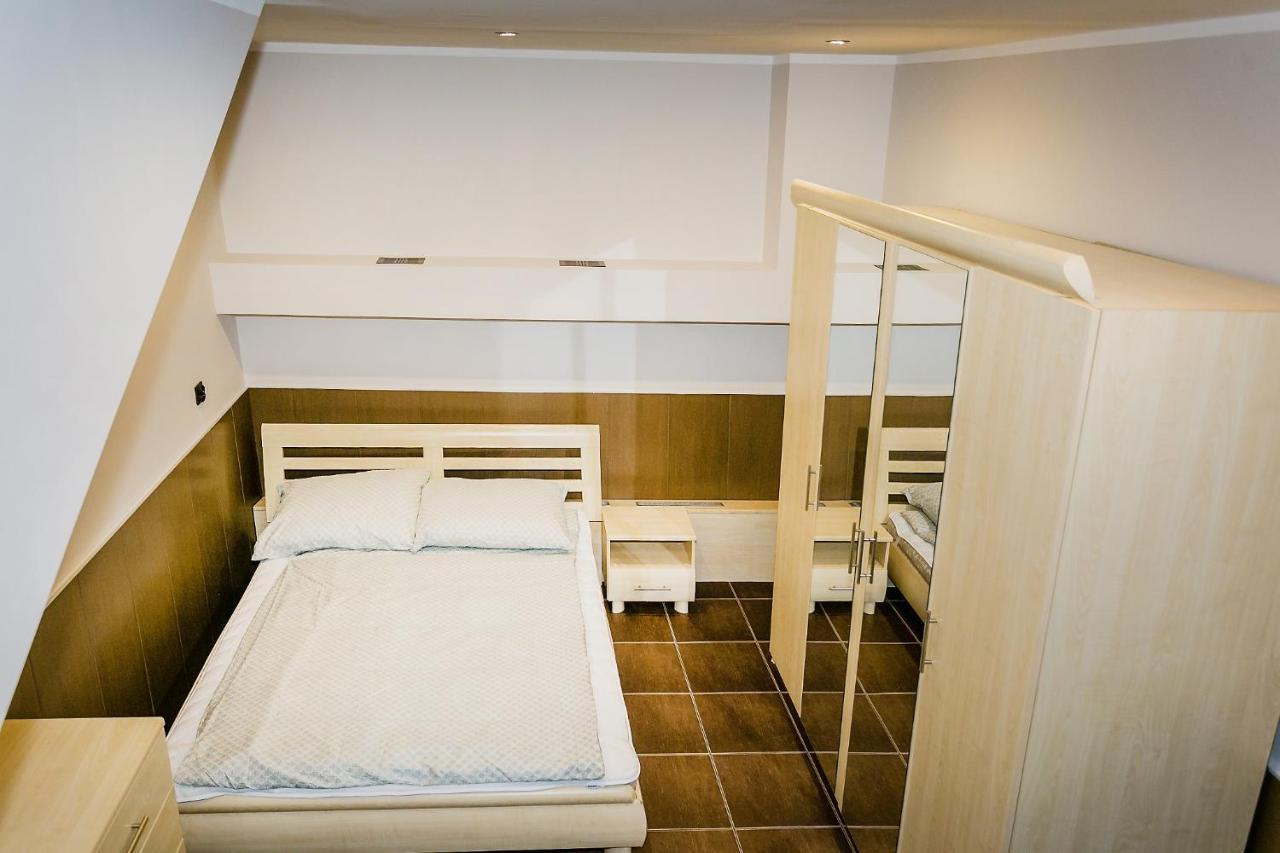 Апартаменти Apartament Stalowa Стальова-Воля Екстер'єр фото